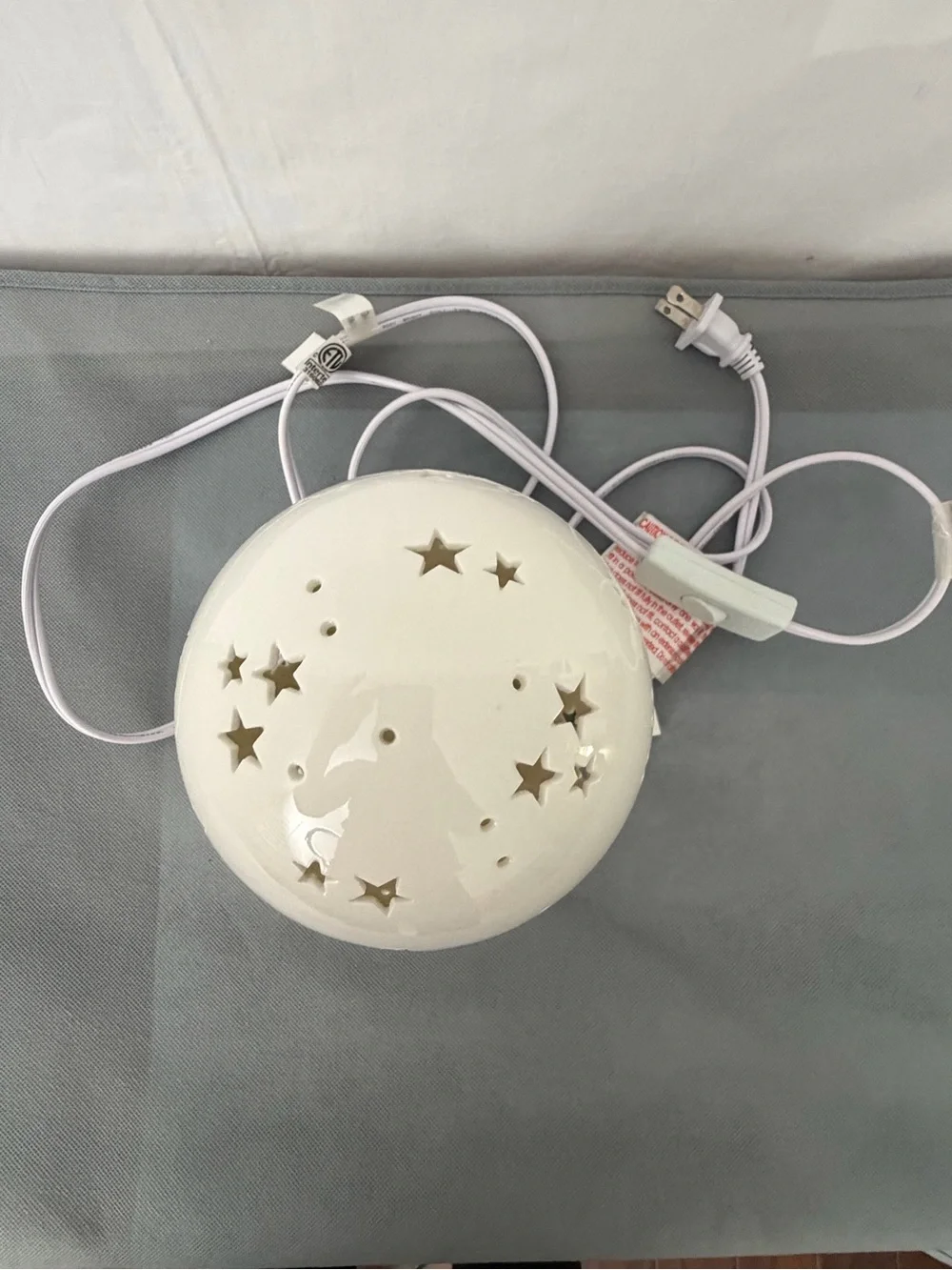 Howin White Ceramic Star Cutout Porcelain Table Lamp Night Light(F234)